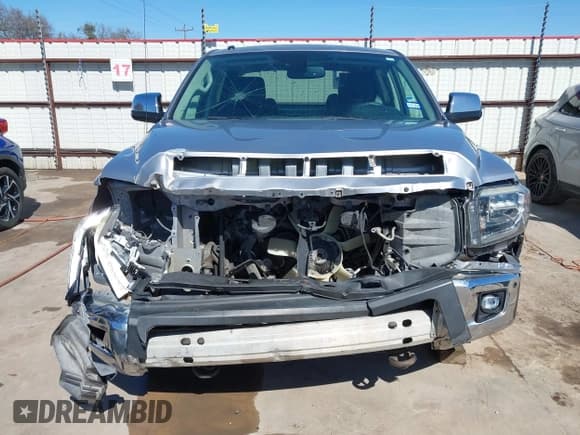 ✅ 2018 Toyota Tundra SR5 • VIN: 5TFHW5F14JX703267 • Lot: 41692216. Wystawiony na IAAI z przebiegiem 198 142 mil. Bezpłatny archiwum sprzedaży aukcyjnych z USA i szczegółowy raport historii pojazdu na DreamBid. Zdjęcie 6.
