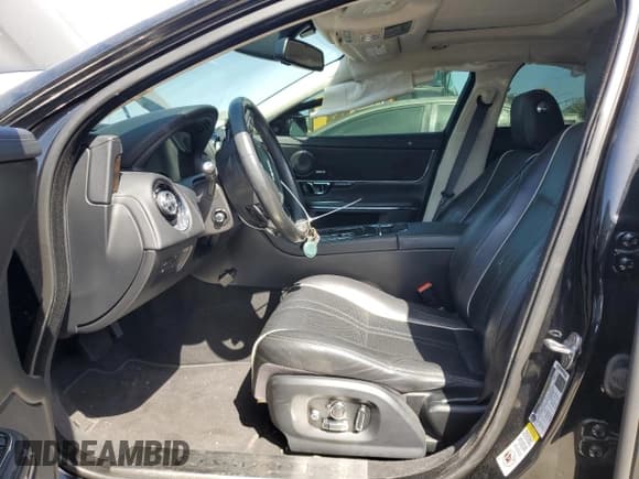 ✅ 2016 Jaguar XJ R-Sport • VIN: SAJWA1C70G8W02383 • Lot: 54580845. Wystawiony na Copart z przebiegiem 43 719 mil. Bezpłatny archiwum sprzedaży aukcyjnych z USA i szczegółowy raport historii pojazdu na DreamBid. Zdjęcie 7.