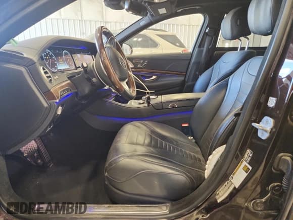 ✅ 2017 Mercedes-Benz S 550 • VIN: WDDUG8FB0HA325876 • Lot: 90626755. Wystawiony na Copart z przebiegiem 45 481 mil. Bezpłatny archiwum sprzedaży aukcyjnych z USA i szczegółowy raport historii pojazdu na DreamBid. Zdjęcie 7.