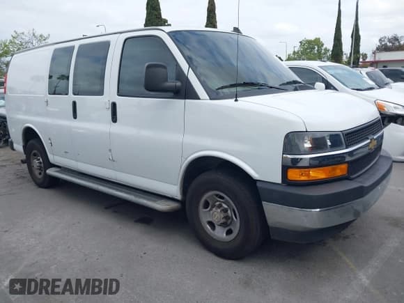 ✅ 2022 Chevrolet Express Cargo • VIN: 1GCWGAFP0N1146450 • Лот: 42119739. Опубликован ранее на IAAI с пробегом 50 440 миль. Бесплатный доступ к архиву аукционных продаж из США и подробный отчёт об истории автомобиля на DreamBid. Изображение 1.