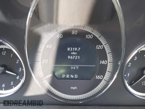 ✅ 2011 Mercedes-Benz E 350 • VIN: WDDKJ5GB8BF119656 • Lot: 42018996. Listed on IAAI with 96,721 mi. Free auction sales archive from the USA and detailed vehicle history report at DreamBid. Image 15.