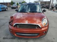 ✅ 2014 MINI Clubman • VIN: WMWZF3C5XET492540 • Lot: 81713635. Wystawiony na Copart z przebiegiem 109 014 mil. Bezpłatny archiwum sprzedaży aukcyjnych z USA i szczegółowy raport historii pojazdu na DreamBid. Zdjęcie 5.