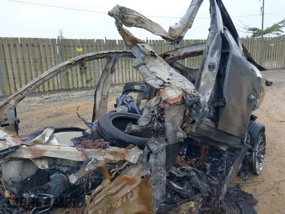 ✅ 2023 Tesla Model Y • VIN: 7SAYGDED2PF946309 • Lot: 42347484. Wystawiony na IAAI z przebiegiem Nie podano. Bezpłatny archiwum sprzedaży aukcyjnych z USA i szczegółowy raport historii pojazdu na DreamBid. Zdjęcie 6.