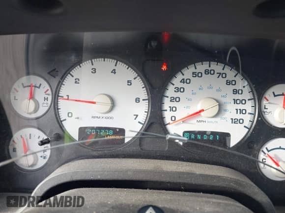 2005 Dodge 1500 SLT z VIN 1D7HU18DX5S142037, wystawiony jako IAAI lot #43557449 z przebiegiem 207 278 mil mil oraz . Historia ofert i sprzedaży dostępna na DreamBid. Obrazek 7.