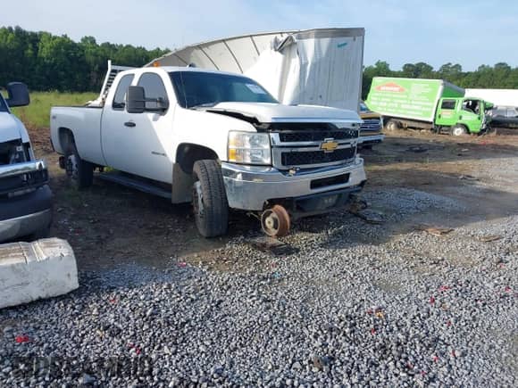 ✅ 2013 Chevrolet Silverado 2500HD Work Truck • VIN: 1GC2KVCG2DZ385023 • Lot: 42302809. Wystawiony na IAAI z przebiegiem 311 928 mil. Bezpłatny archiwum sprzedaży aukcyjnych z USA i szczegółowy raport historii pojazdu na DreamBid. Zdjęcie 1.