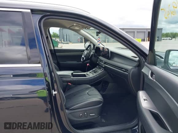 2025 Hyundai Palisade SEL с VIN KM8R24GEXSU842376, выставлен на аукционе IAAI как лот 43019245 с пробегом 12 680 миль миль и . История ставок и продаж доступна на DreamBid. Изображение 5.