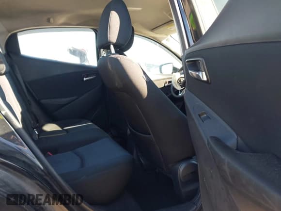 ✅ 2016 Scion iA • VIN: 3MYDLBZV7GY142947 • Lot: 43653125. Wystawiony na IAAI z przebiegiem 143 192 mil. Bezpłatny archiwum sprzedaży aukcyjnych z USA i szczegółowy raport historii pojazdu na DreamBid. Zdjęcie 8.