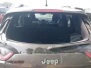 ✅ 2019 Jeep Cherokee Latitude Plus • VIN: 1C4PJLLX3KD110171 • Lot: 42495044. Wystawiony na IAAI z przebiegiem 65 625 mil. Bezpłatny archiwum sprzedaży aukcyjnych z USA i szczegółowy raport historii pojazdu na DreamBid. Zdjęcie 6.