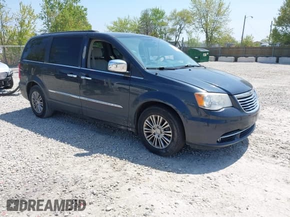 ✅ 2014 Chrysler Town & Country Touring L 30th Anniversary • VIN: 2C4RC1CG2ER169379 • Лот: 42223513. Опубликован ранее на IAAI с пробегом 157 537 миль. Бесплатный доступ к архиву аукционных продаж из США и подробный отчёт об истории автомобиля на DreamBid. Изображение 1.