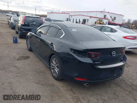 ✅ 2021 Mazda 3 S • VIN: 3MZBPAAL8MM201924 • Lot: 40977248. Listed on IAAI with 89,894 mi. Free auction sales archive from the USA and detailed vehicle history report at DreamBid. Image 3.