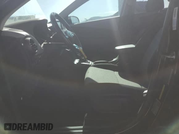 ✅ 2019 Hyundai Kona SEL • VIN: KM8K22AA4KU227608 • Лот: 63312954. Опубликован ранее на Copart с пробегом 92 917 миль. Бесплатный доступ к архиву аукционных продаж из США и подробный отчёт об истории автомобиля на DreamBid. Изображение 7.