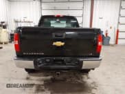 ✅ 2013 Chevrolet Silverado 1500 Work Truck • VIN: 1GCNKPEX3DZ115496 • Lot: 42607569. Wystawiony na IAAI z przebiegiem 126 823 mil. Bezpłatny archiwum sprzedaży aukcyjnych z USA i szczegółowy raport historii pojazdu na DreamBid. Zdjęcie 16.