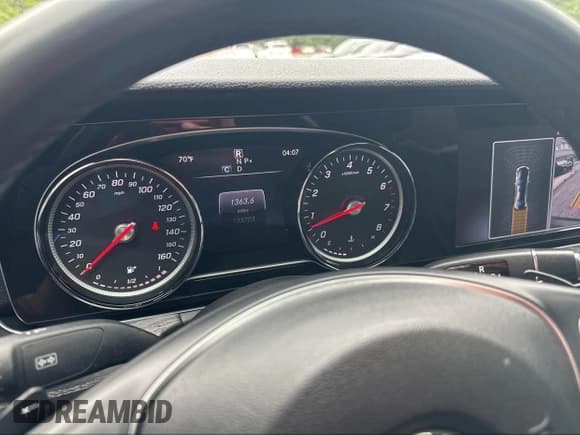 ✅ 2017 Mercedes-Benz E 300 Luxury • VIN: WDDZF4JB0HA036490 • Лот: 42723270. Опубликован ранее на IAAI с пробегом 133 703 миль. Бесплатный доступ к архиву аукционных продаж из США и подробный отчёт об истории автомобиля на DreamBid. Изображение 7.