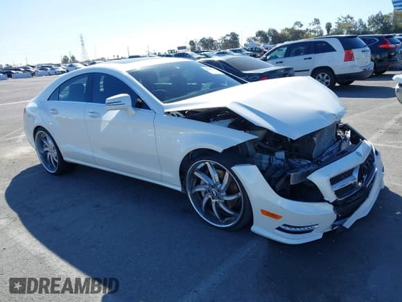 ✅ 2013 Mercedes-Benz CLS 550 • VIN: WDDLJ7DB3DA060584 • Лот: 41697292. Опубликован ранее на IAAI с пробегом 42 778 миль. Бесплатный доступ к архиву аукционных продаж из США и подробный отчёт об истории автомобиля на DreamBid. Изображение 1.