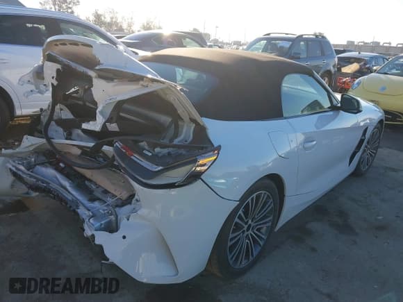✅ 2023 BMW Z4 sDrive30i • VIN: WBAHF3C00PWY17214 • Лот: 41289705. Опубликован ранее на IAAI с пробегом 3 412 миль. Бесплатный доступ к архиву аукционных продаж из США и подробный отчёт об истории автомобиля на DreamBid. Изображение 4.
