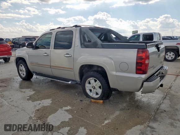 ✅ 2007 Chevrolet Avalanche 1LT • VIN: 3GNFK123X7G233737 • Лот: 71042875. Опубликован ранее на Copart с пробегом Не указан. Бесплатный доступ к архиву аукционных продаж из США и подробный отчёт об истории автомобиля на DreamBid. Изображение 2.