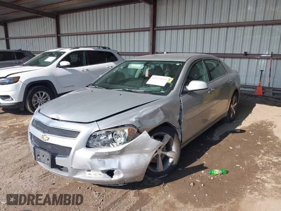 2012 Chevrolet Malibu 1LT z VIN 1G1ZC5EU4CF397391, wystawiony jako IAAI lot #42925839 z przebiegiem 70 327 mil mil oraz . Historia ofert i sprzedaży dostępna na DreamBid. Obrazek 2.