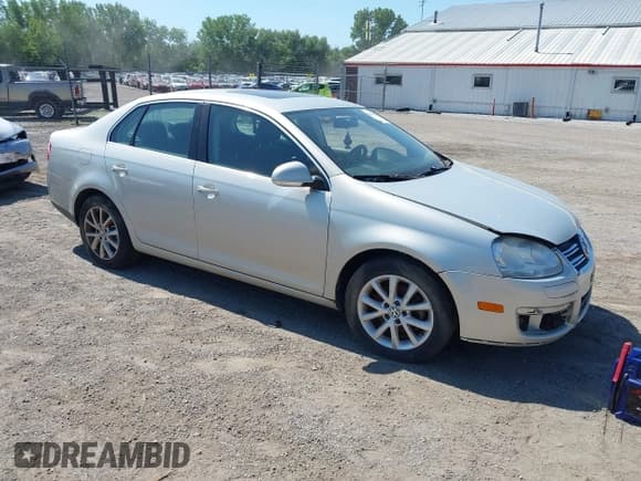 ✅ 2010 Volkswagen Jetta Limited Edition • VIN: 3VWRX7AJ5AM047491 • Lot: 42663062. Listed on IAAI with 146,179 mi. Free auction sales archive from the USA and detailed vehicle history report at DreamBid. Image 1.