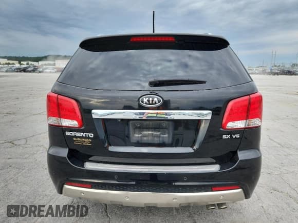 ✅ 2013 Kia Sorento SX • VIN: 5XYKW4A23DG347479 • Lot: 82410985. Listed on Copart with 211,355 mi. Free auction sales archive from the USA and detailed vehicle history report at DreamBid. Image 6.