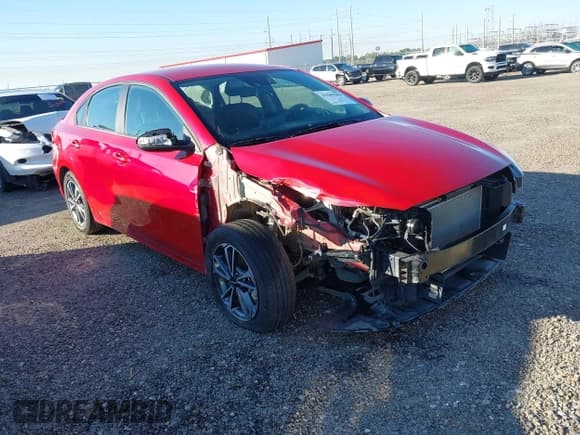 ✅ 2024 Kia Forte LXS • VIN: 3KPF24ADXRE804128 • Lot: 43565562. Wystawiony na IAAI z przebiegiem 10 215 mil. Bezpłatny archiwum sprzedaży aukcyjnych z USA i szczegółowy raport historii pojazdu na DreamBid. Zdjęcie 1.