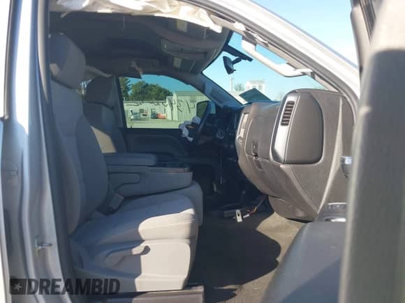 2018 Chevrolet Silverado 2500HD Work Truck z VIN 1GC2KUEGXJZ336462, wystawiony jako IAAI lot #43456042 z przebiegiem 162 564 mil mil oraz . Historia ofert i sprzedaży dostępna na DreamBid. Obrazek 5.