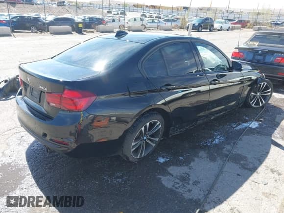 ✅ 2018 BMW 3 Series 340i • VIN: WBA8B3G54JNV00888 • Lot: 42062044. Listed on IAAI with 64,412 mi. Free auction sales archive from the USA and detailed vehicle history report at DreamBid. Image 4.