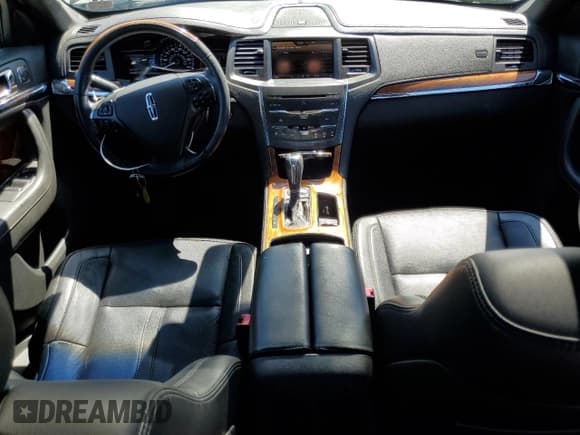 ✅ 2015 Lincoln MKS • VIN: 1LNHL9EK4FG604817 • Lot: 69759575. Wystawiony na Copart z przebiegiem 49 217 mil. Bezpłatny archiwum sprzedaży aukcyjnych z USA i szczegółowy raport historii pojazdu na DreamBid. Zdjęcie 8.