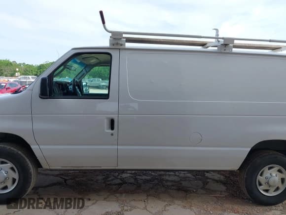 ✅ 2011 Ford Econoline Cargo Commercial • VIN: 1FTSE3EL0BDA81351 • Lot: 42154632. Wystawiony na IAAI z przebiegiem 189 480 mil. Bezpłatny archiwum sprzedaży aukcyjnych z USA i szczegółowy raport historii pojazdu na DreamBid. Zdjęcie 14.