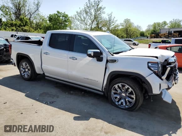 ✅ 2025 GMC Sierra 1500 Denali • VIN: 3GTUUGED6SG121818 • Лот: 54725255. Опубликован ранее на Copart с пробегом 6 919 миль. Бесплатный доступ к архиву аукционных продаж из США и подробный отчёт об истории автомобиля на DreamBid. Изображение 4.