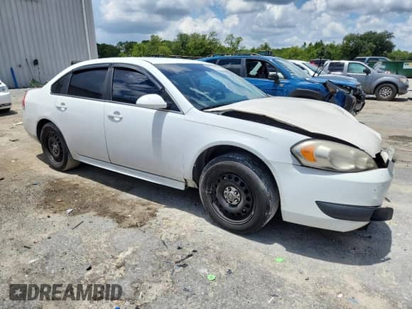 2016 Chevrolet Impala Police Police with VIN 2G1WD5E39G1131742, listed as a Copart auction lot 62647985 with 161,673 mi miles and Salvage title. Bid and sale history available at DreamBid. Image 4.