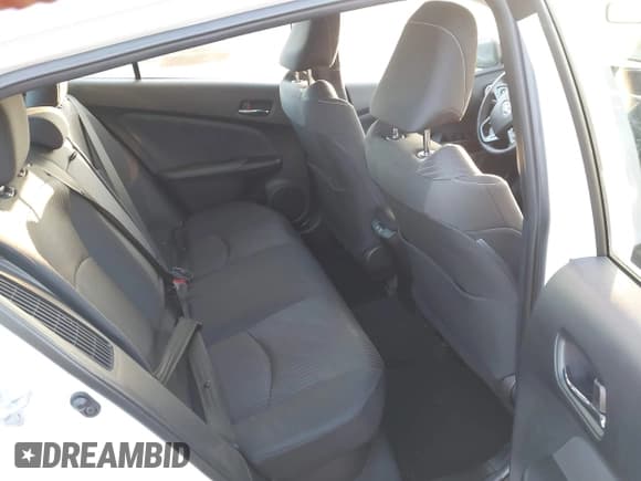 ✅ 2022 Toyota Prius LE • VIN: JTDKAMFP1N3227978 • Lot: 43046032. Wystawiony na IAAI z przebiegiem 5 113 mil. Bezpłatny archiwum sprzedaży aukcyjnych z USA i szczegółowy raport historii pojazdu na DreamBid. Zdjęcie 8.