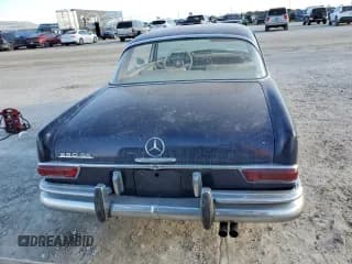 ✅ 1966 Mercedes-Benz 250 • VIN: 084517 • Lot: 76188884. Wystawiony na Copart z przebiegiem 95 862 mil. Bezpłatny archiwum sprzedaży aukcyjnych z USA i szczegółowy raport historii pojazdu na DreamBid. Zdjęcie 6.