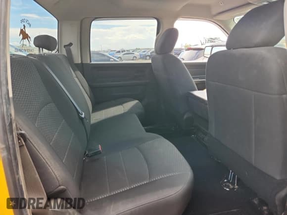 ✅ 2019 Ram 1500 Express • VIN: 1C6RR7KT9KS651140 • Lot: 71290365. Wystawiony na Copart z przebiegiem 85 284 mil. Bezpłatny archiwum sprzedaży aukcyjnych z USA i szczegółowy raport historii pojazdu na DreamBid. Zdjęcie 10.