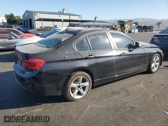 ✅ 2013 BMW 3 Series 328i • VIN: WBA3A5C52DJ461437 • Lot: 70893365. Wystawiony na Copart z przebiegiem 190 374 mil. Bezpłatny archiwum sprzedaży aukcyjnych z USA i szczegółowy raport historii pojazdu na DreamBid. Zdjęcie 3.