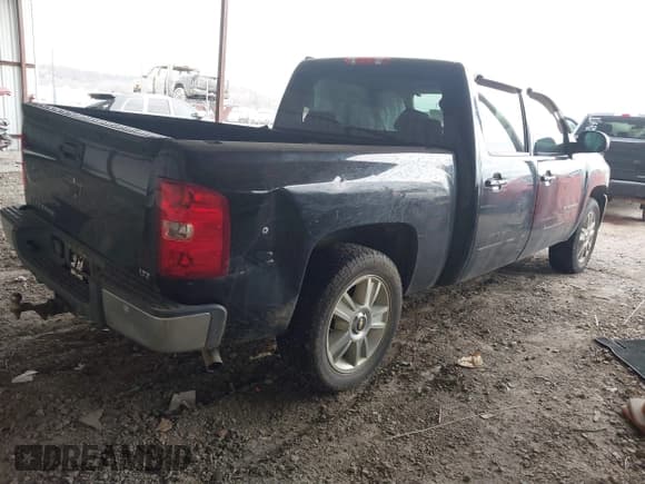 ✅ 2012 Chevrolet Silverado 1500 LTZ • VIN: 3GCPCTE02CG146416 • Lot: 41168217. Wystawiony na IAAI z przebiegiem 195 357 mil. Bezpłatny archiwum sprzedaży aukcyjnych z USA i szczegółowy raport historii pojazdu na DreamBid. Zdjęcie 4.