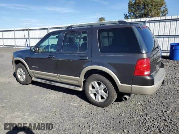 ✅ 2005 Ford Explorer Eddie Bauer • VIN: 1FMDU74W25UA15138 • Lot: 85761105. Listed on Copart with 339,284 mi. Free auction sales archive from the USA and detailed vehicle history report at DreamBid. Image 2.