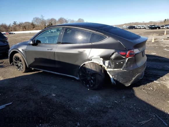 ✅ 2022 Tesla Model Y Long Range • VIN: 7SAYGDEE9NF371325 • Lot: 46917505. Wystawiony na Copart z przebiegiem Nie podano. Bezpłatny archiwum sprzedaży aukcyjnych z USA i szczegółowy raport historii pojazdu na DreamBid. Zdjęcie 2.