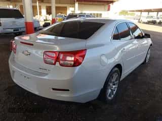 2015 Chevrolet Malibu LT z VIN 1G11C5SL8FF217794, wystawiony jako IAAI lot #43337832 z przebiegiem 141 756 mil mil oraz . Historia ofert i sprzedaży dostępna na DreamBid. Obrazek 4.