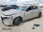 ✅ 2025 Mazda 3 S Select Sport • VIN: JM1BPAKM0S1758380 • Лот: 68722695. Опубликован ранее на Copart с пробегом 6 350 миль. Бесплатный доступ к архиву аукционных продаж из США и подробный отчёт об истории автомобиля на DreamBid. Изображение 1.