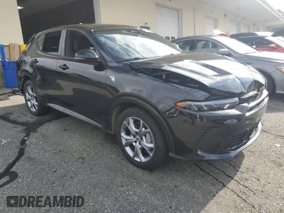 ✅ 2024 Dodge Hornet R/T • VIN: ZACPDFCW8R3A33459 • Lot: 71017705. Wystawiony na Copart z przebiegiem 38 040 mil mil. Skorzystaj z bezpłatnego archiwum sprzedaży aukcyjnych z USA i zobacz szczegółowy raport historii pojazdu na DreamBid. Zdjęcie 4.