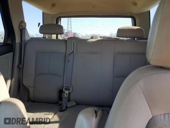 ✅ 2007 Saturn VUE I4 • VIN: 5GZCZ33D47S810571 • Lot: 48481145. Wystawiony na Copart z przebiegiem 82 773 mil. Bezpłatny archiwum sprzedaży aukcyjnych z USA i szczegółowy raport historii pojazdu na DreamBid. Zdjęcie 10.