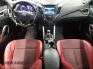 ✅ 2015 Hyundai Veloster Turbo • VIN: KMHTC6AE7FU233310 • Lot: 84447964. Wystawiony na Copart z przebiegiem 140 261 mil. Bezpłatny archiwum sprzedaży aukcyjnych z USA i szczegółowy raport historii pojazdu na DreamBid. Zdjęcie 8.