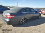 ✅ 2010 Mercedes-Benz E 63 AMG • VIN: WDDHF7HBXAA107915 • Lot: 81976404. Wystawiony na Copart z przebiegiem 117 118 mil. Bezpłatny archiwum sprzedaży aukcyjnych z USA i szczegółowy raport historii pojazdu na DreamBid. Zdjęcie 3.