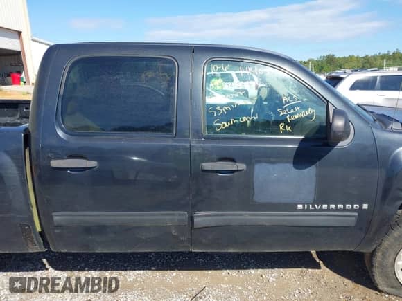 ✅ 2009 Chevrolet Silverado 1500 LT • VIN: 2GCEK23M991141483 • Lot: 43394007. Wystawiony na IAAI z przebiegiem 484 481 mil mil. Skorzystaj z bezpłatnego archiwum sprzedaży aukcyjnych z USA i zobacz szczegółowy raport historii pojazdu na DreamBid. Zdjęcie 13.