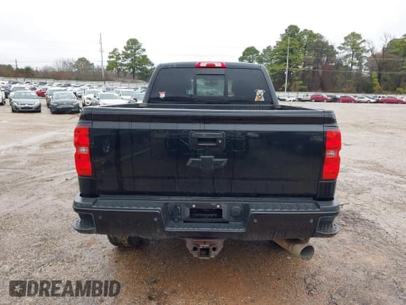 ✅ 2017 Chevrolet Silverado 2500HD LT • VIN: 1GC1KVEY9HF111035 • Lot: 41470279. Wystawiony na IAAI z przebiegiem 155 494 mil. Bezpłatny archiwum sprzedaży aukcyjnych z USA i szczegółowy raport historii pojazdu na DreamBid. Zdjęcie 16.