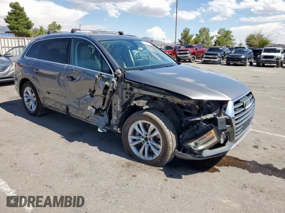 ✅ 2017 Audi Q7 Premium • VIN: WA1AAAF76HD042960 • Lot: 67291315. Wystawiony na Copart z przebiegiem 79 872 mil. Bezpłatny archiwum sprzedaży aukcyjnych z USA i szczegółowy raport historii pojazdu na DreamBid. Zdjęcie 4.