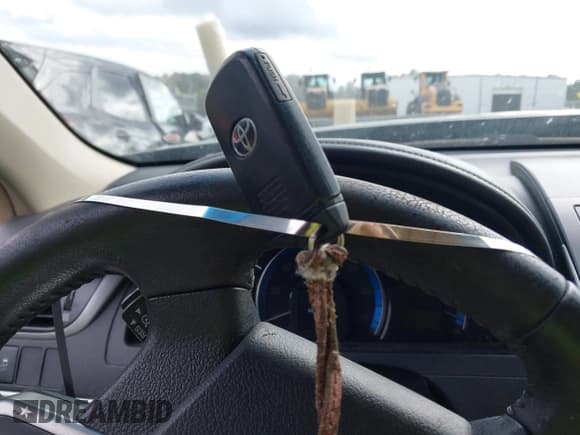 ✅ 2013 Toyota Camry XLE • VIN: 4T1BD1FK0DU073195 • Лот: 43375387. Опубликован ранее на IAAI с пробегом 168 933 миль. Бесплатный доступ к архиву аукционных продаж из США и подробный отчёт об истории автомобиля на DreamBid. Изображение 11.