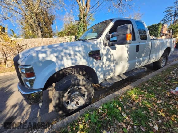 ✅ 2008 Ford F-250 XL • VIN: 1FTSX21R88EC48685 • Лот: 93123445. Опубликован ранее на Copart с пробегом 139 788 миль. Бесплатный доступ к архиву аукционных продаж из США и подробный отчёт об истории автомобиля на DreamBid. Изображение 2.
