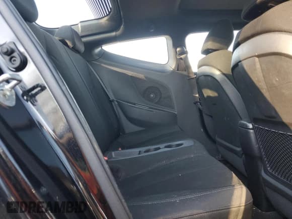 ✅ 2017 Hyundai Veloster Value Edition • VIN: KMHTC6ADXHU317728 • Lot: 82231864. Wystawiony na Copart z przebiegiem Nie podano. Bezpłatny archiwum sprzedaży aukcyjnych z USA i szczegółowy raport historii pojazdu na DreamBid. Zdjęcie 11.