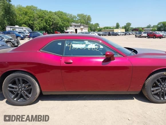 ✅ 2019 Dodge Challenger SXT • VIN: 2C3CDZGG5KH545137 • Lot: 42525682. Listed on IAAI with 108,396 mi. Free auction sales archive from the USA and detailed vehicle history report at DreamBid. Image 14.